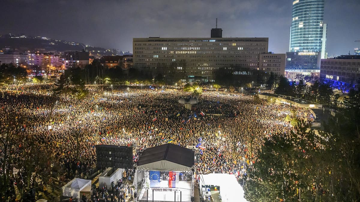 Slovak protests on the Freedom Square, Bratislava, 2025-01-24